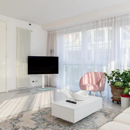 Artist House Apartment *