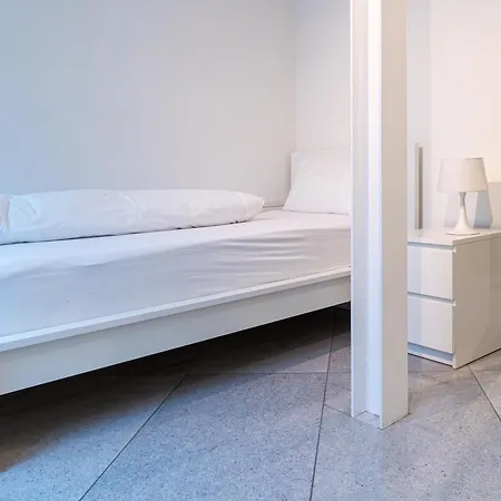 Artist House Apartment *